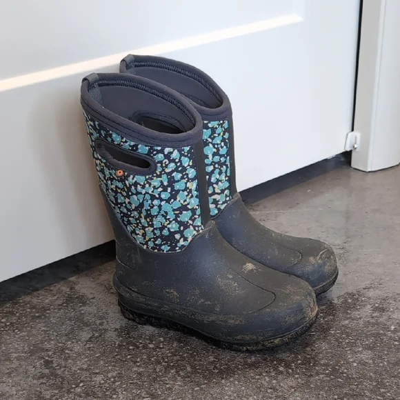 Bogs Kids Boots - Black and Blue Floral - Picture 1 of 3